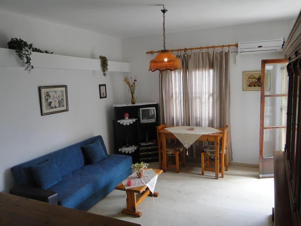 Apartamentos en primera línea de playa Mílatos Exterior foto