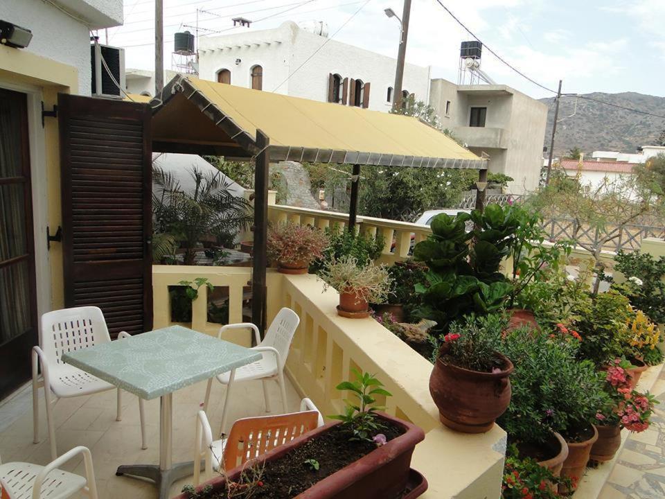 Apartamentos en primera línea de playa Mílatos Exterior foto