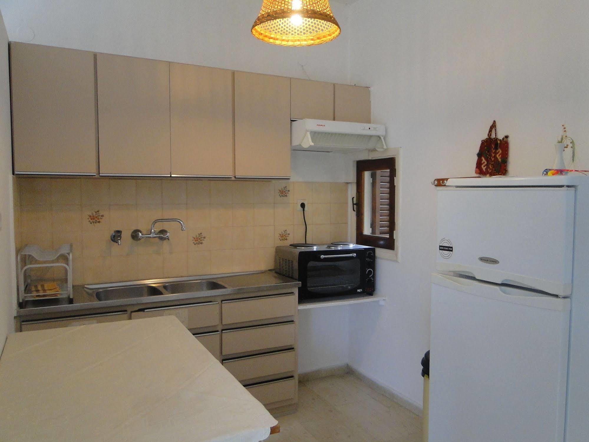 Apartamentos en primera línea de playa Mílatos Exterior foto
